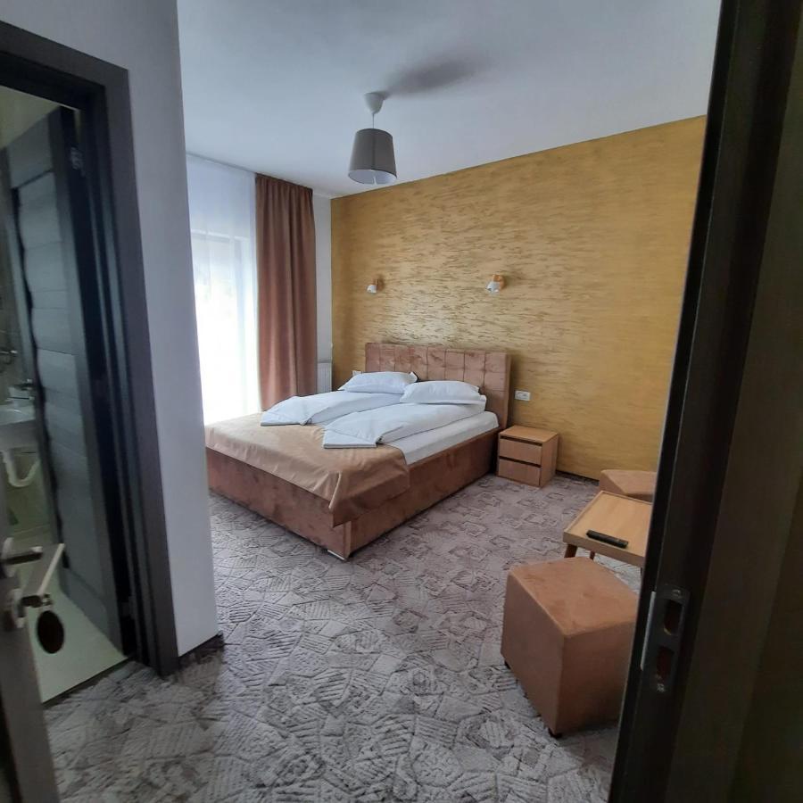Hotel Andrana Caciulata Exteriér fotografie