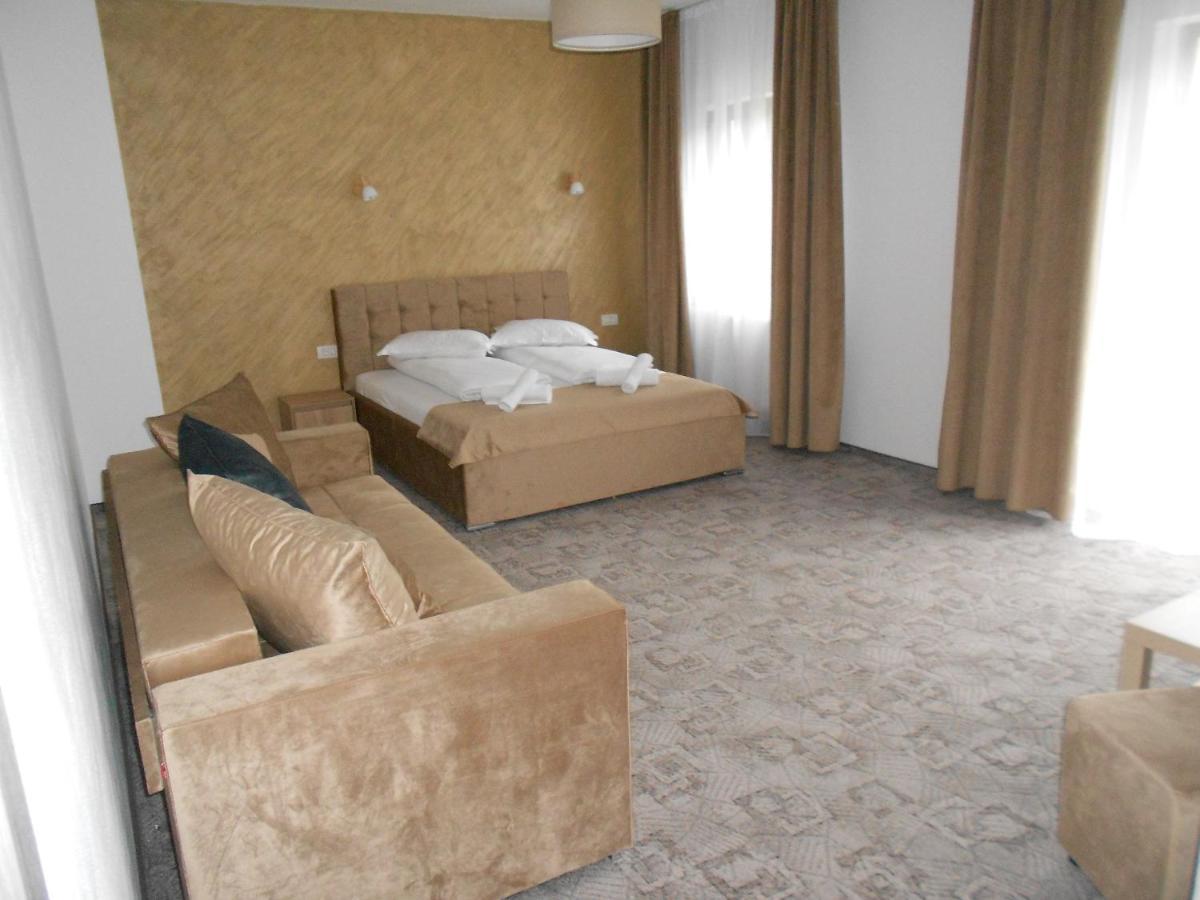 Hotel Andrana Caciulata Exteriér fotografie