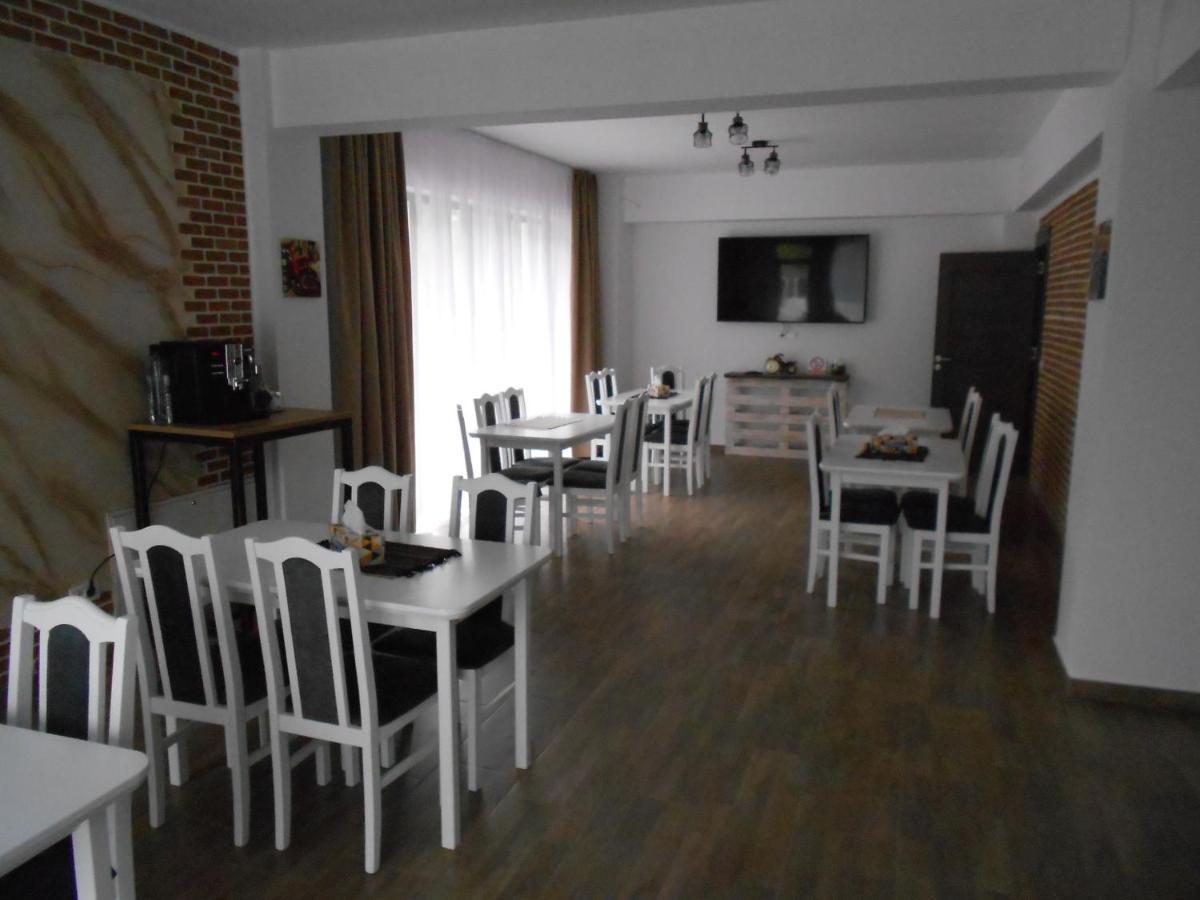 Hotel Andrana Caciulata Exteriér fotografie